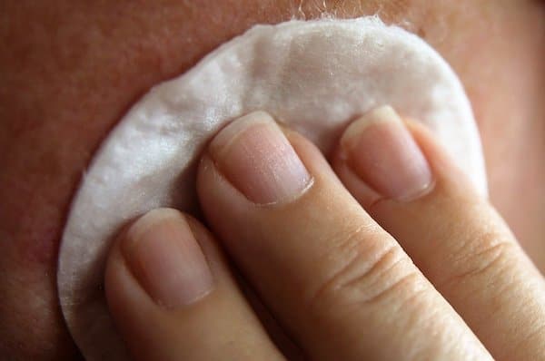 Coton pour nettoyer la peau